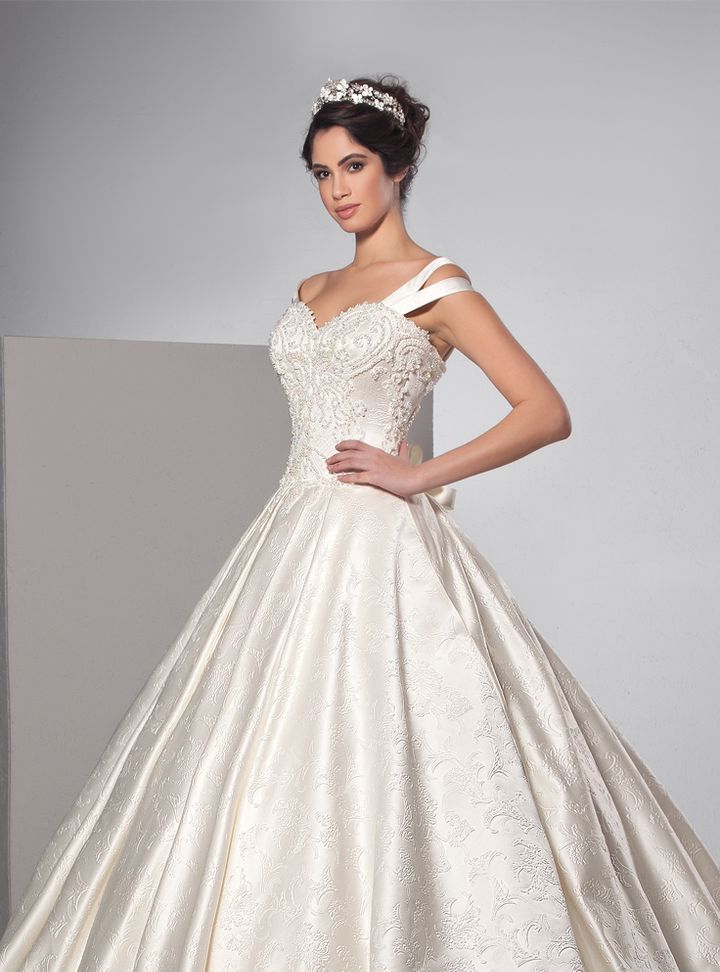 UGB170058  A Kesim Straplez Göğüs Dekolteli Gelinlik