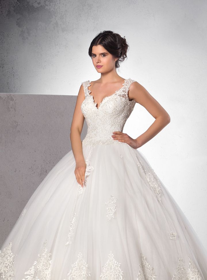 UGB170045  Prenses Kesim V Yaka Göğüs Dekolteli Gelinlik