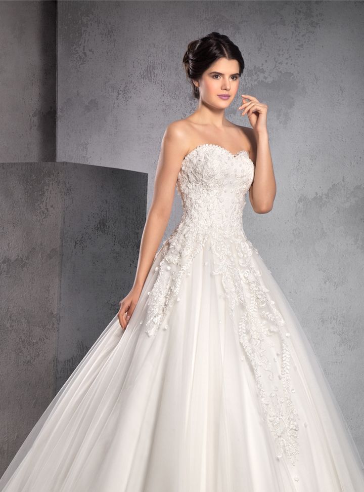 UGB170028  A Kesim Straplez Romantik Gelinlik