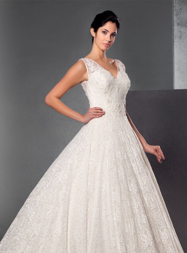 UGB170055  A Kesim V Yaka Göğüs Dekolteli Gelinlik