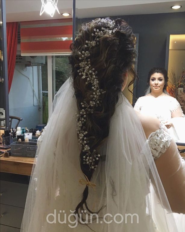 Make Up Artist Fatma Yaramış