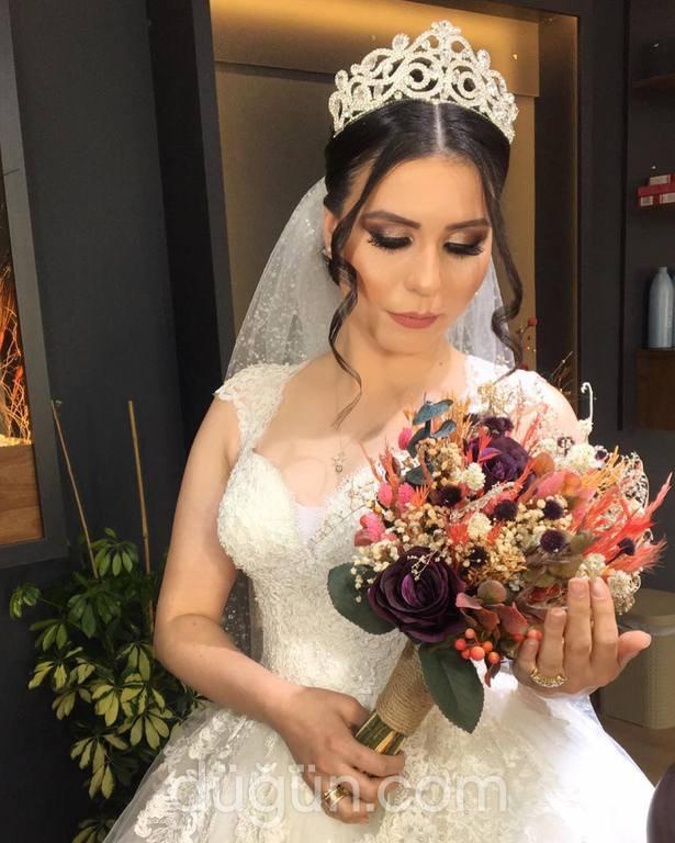 Make Up Artist Fatma Yaramış