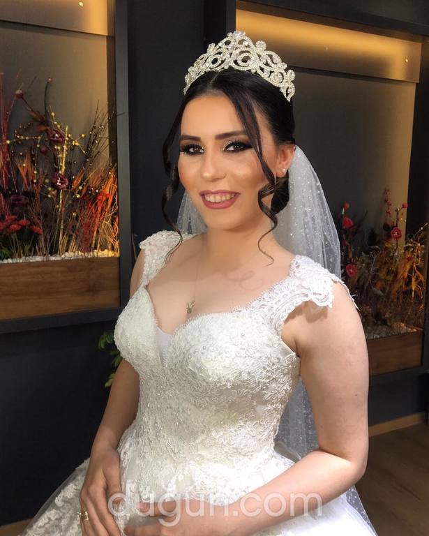 Make Up Artist Fatma Yaramış