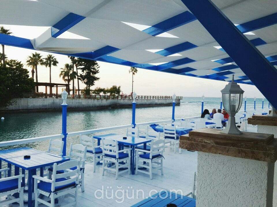 Rhossus Cafe & Restaurant