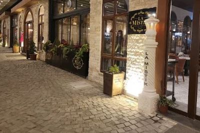La Mistik Cafe & Restaurant