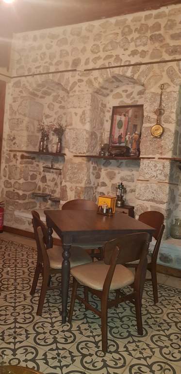 La Mistik Cafe & Restaurant