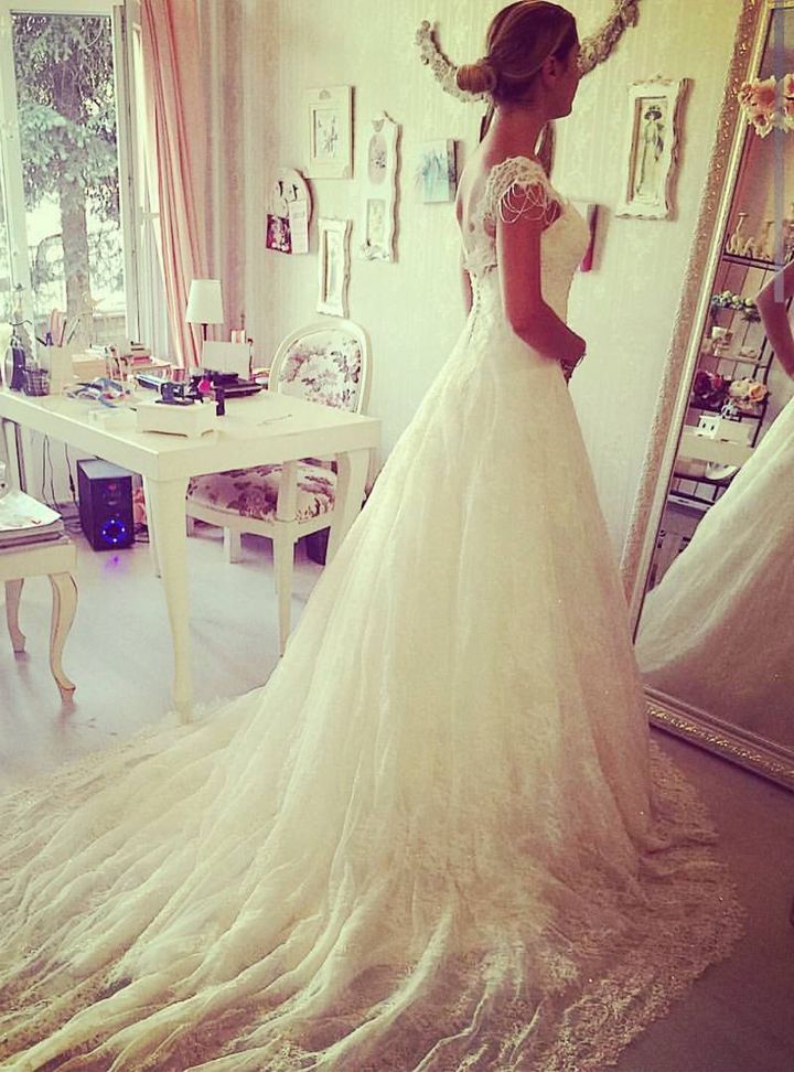 Emine Cengiz Moda Tasarım 43 A Kesim Straplez Sırt Dekolteli Gelinlik