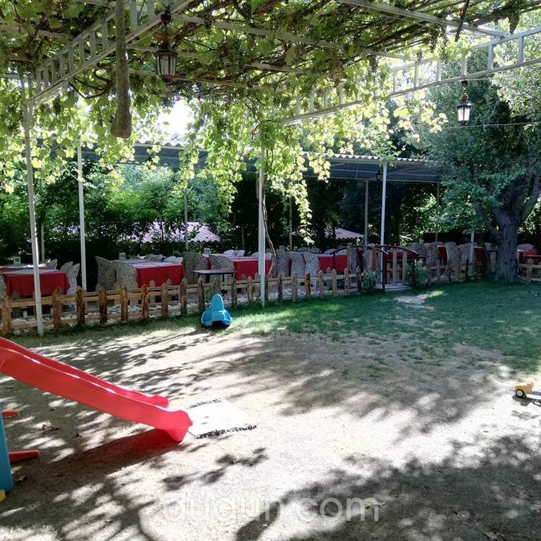 Pınaraltı Kır Bahçesi