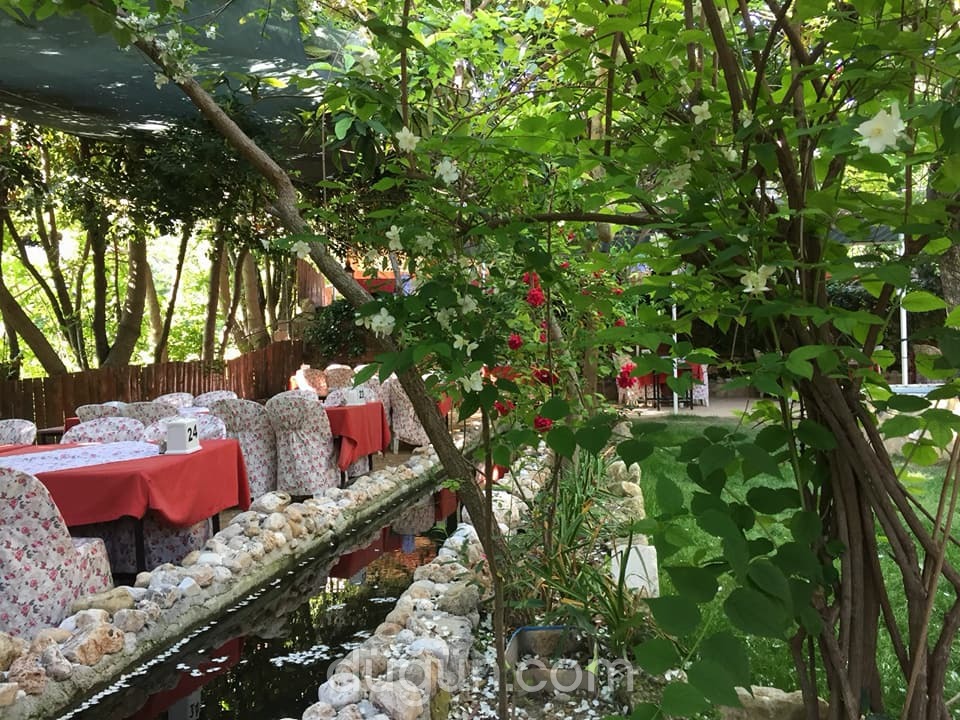 Pınaraltı Kır Bahçesi