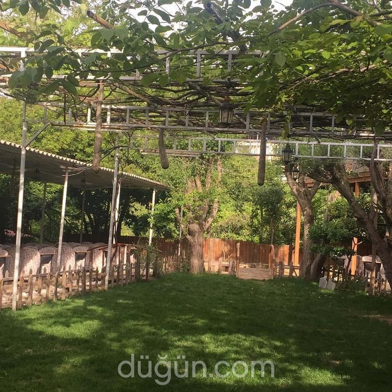 Pınaraltı Kır Bahçesi