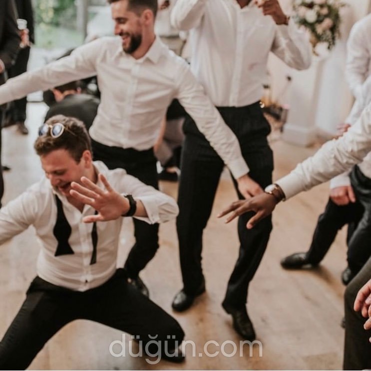 Sivas Düğün Dansı by Hülya Selen