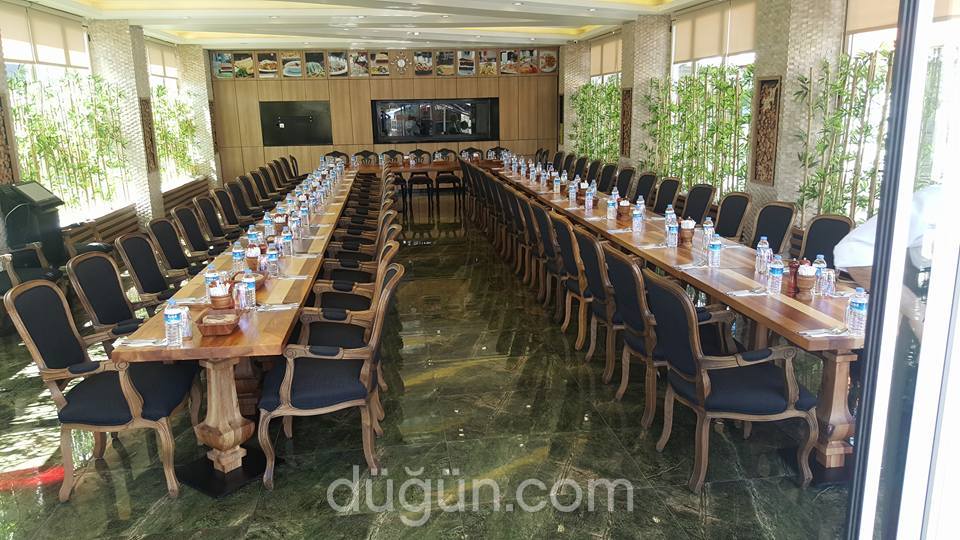 Albatros Cafe & Restaurant