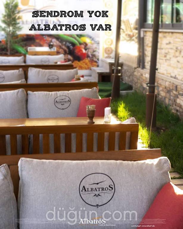 Albatros Cafe & Restaurant