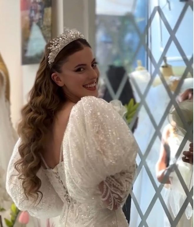 Kuğu Gelinlik ve Kuaför