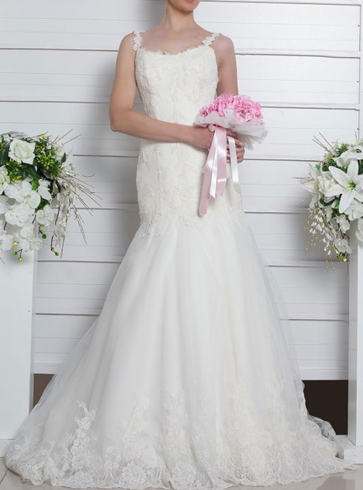 YS-240  Balık Kesim Straplez Sırt Dekolteli Gelinlik