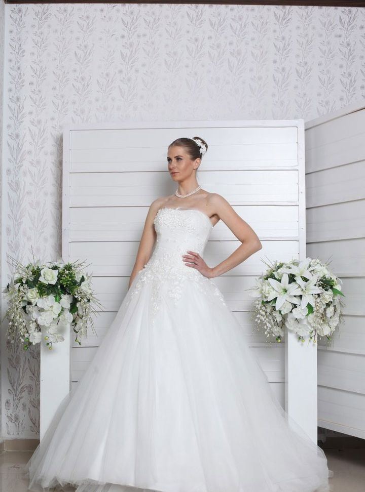 YS-225  Prenses Kesim Straplez Sırt Dekolteli Gelinlik