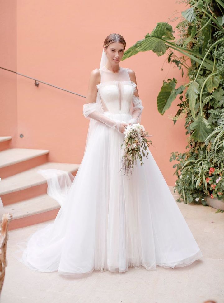 Dcey Eda & Seda- Vera Wang A Kesim Modern Göğüs Dekolteli Gelinlik