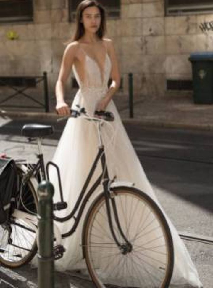 Dcey Liz Martinez-Celine Gelinlik Sırt Dekolteli V Yaka Düz Kesim Gelinlik