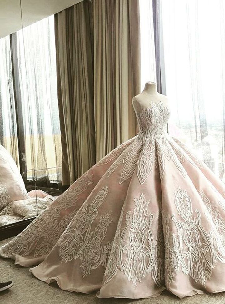 Nükhet Gelen Gelinlik & Tasarım Atölyesi 37