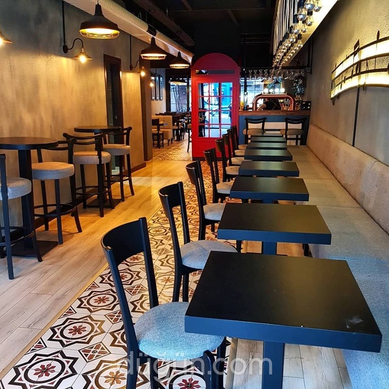 Lost Restaurant & Bar