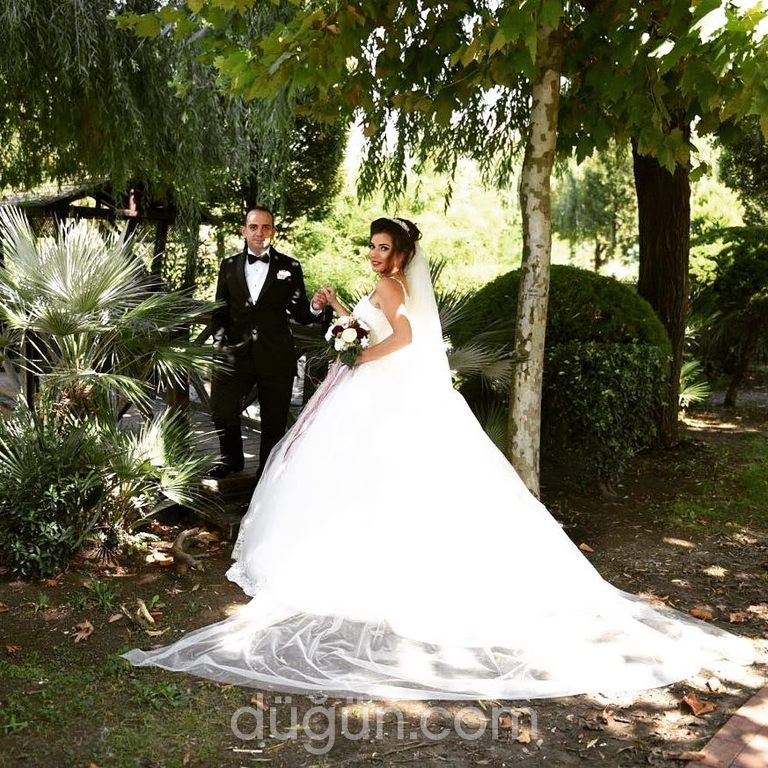 Nil Gelinlik & Moda Evi