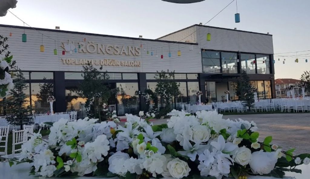 Rönesans Toplantı ve Düğün Salonu