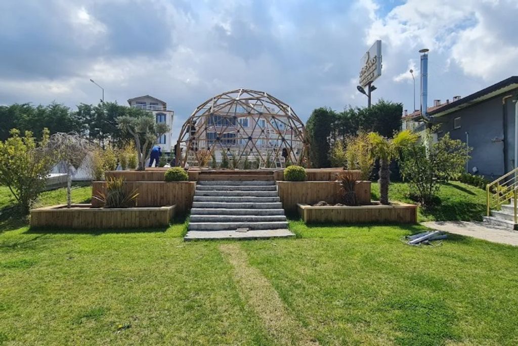 Rönesans Toplantı ve Düğün Salonu