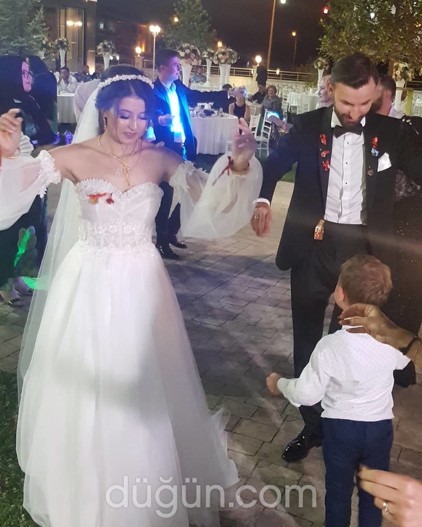 Rönesans Toplantı ve Düğün Salonu