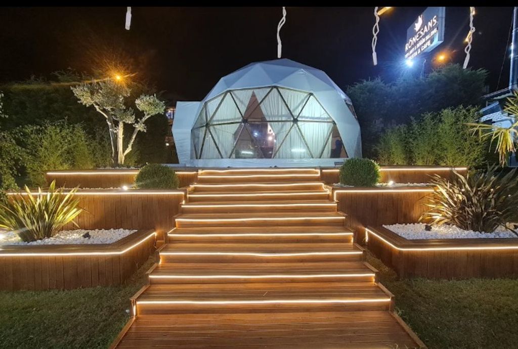Rönesans Toplantı ve Düğün Salonu