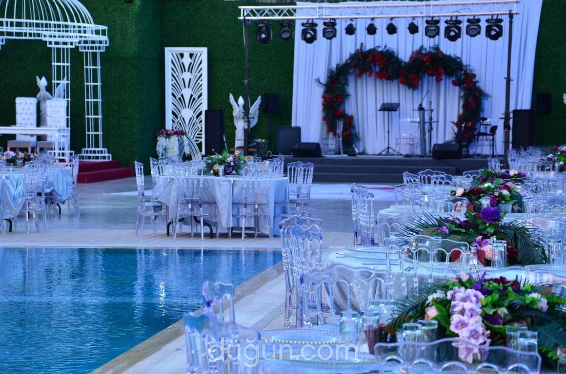 Glory Pool Side Wedding Venue