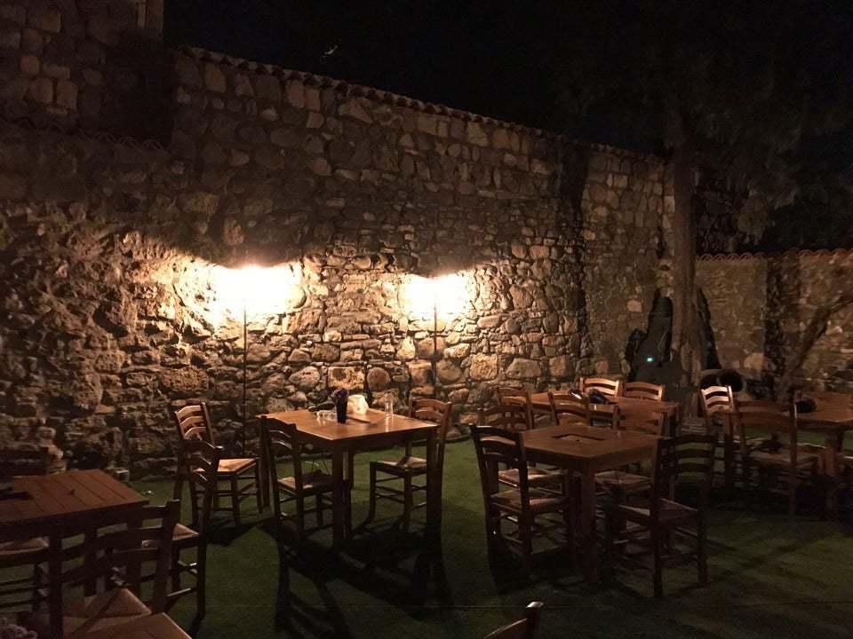 Meraklı Cadı Cafe & Restorant