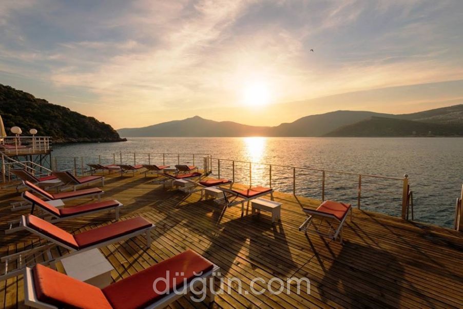Green Beach Hotel