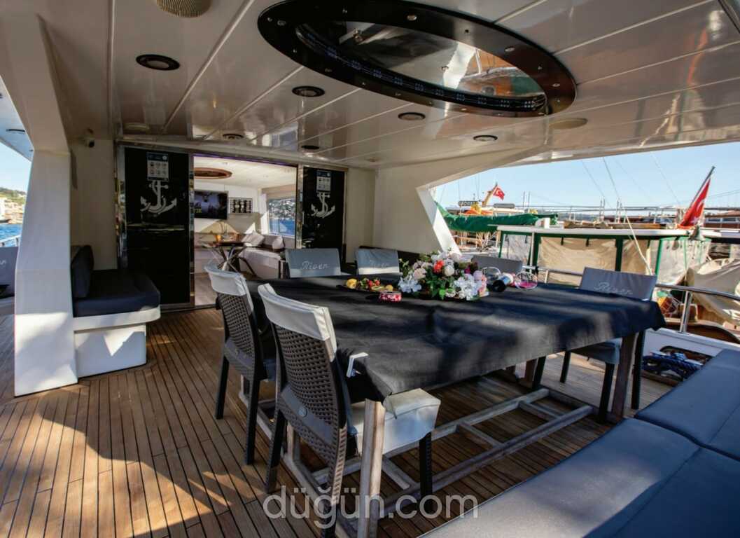 River Yat Evlilik Teklifi