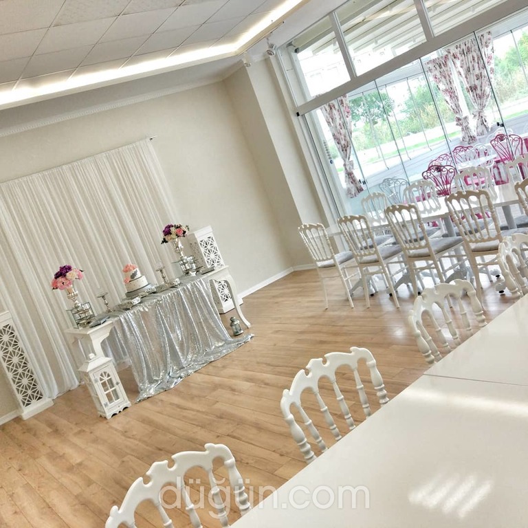 Pembe Butik Parti & Cafe