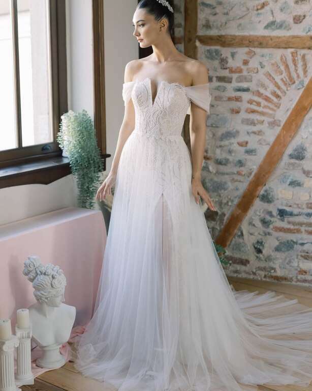 IDGA-7773-25 A Kesim Helen Tarlatansız Gelinlik