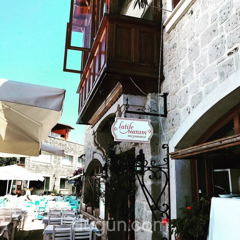 Latife Hanım Meyhanesi