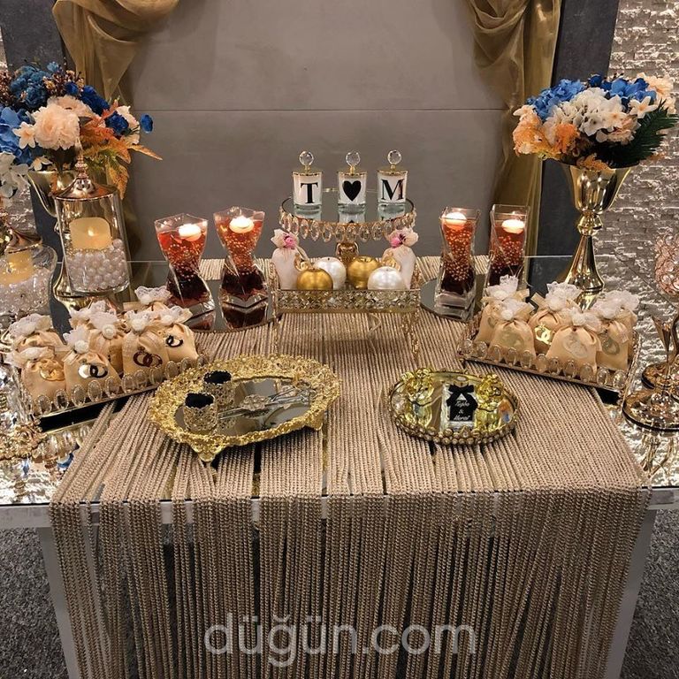 Miss JanJan Parti Evi