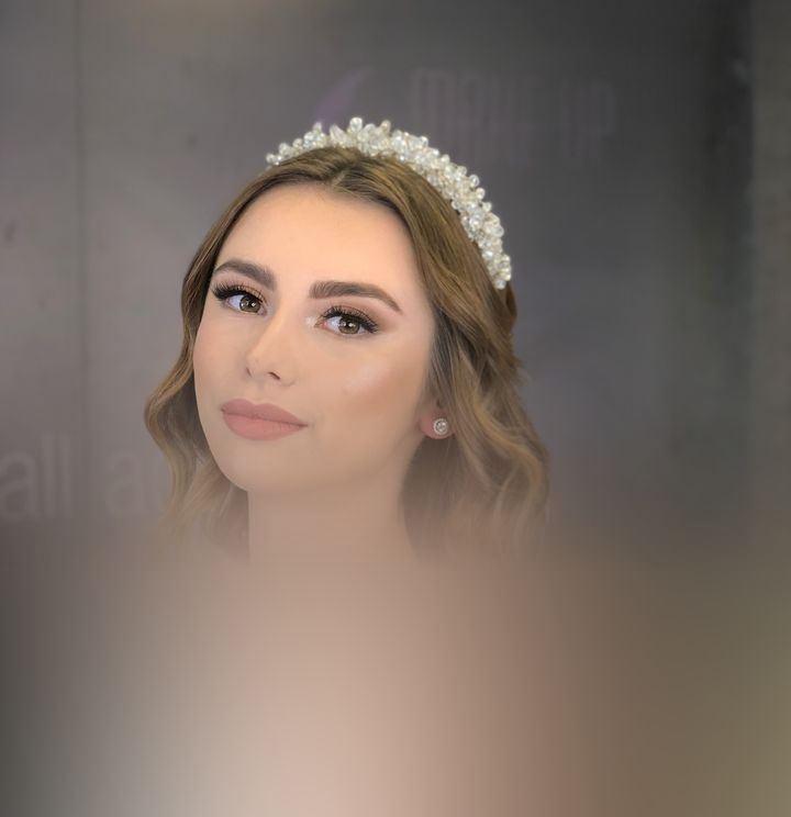 Can Boz Make-Up Studio