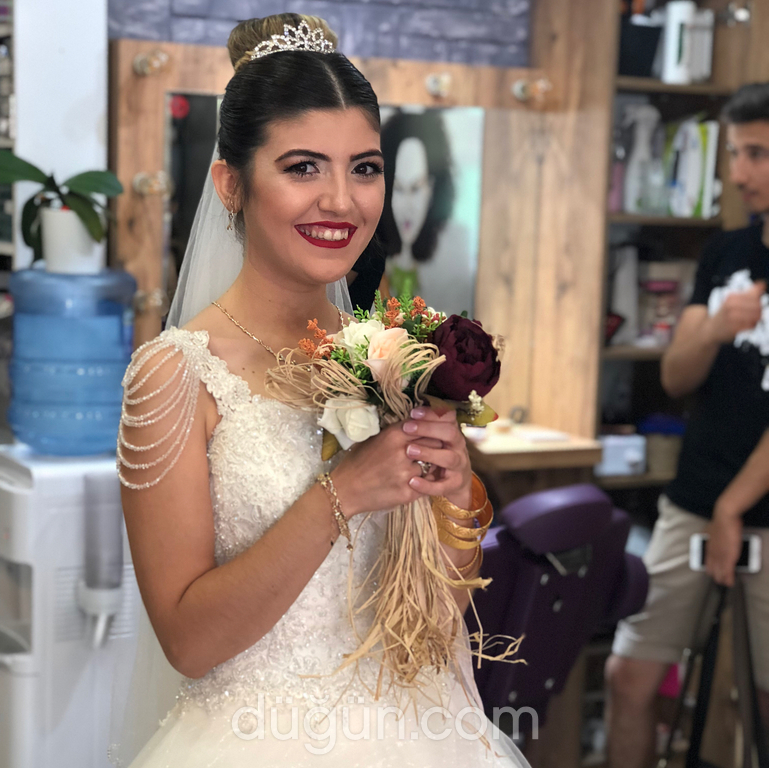 Efe Team Saç Makyaj Atölyesi