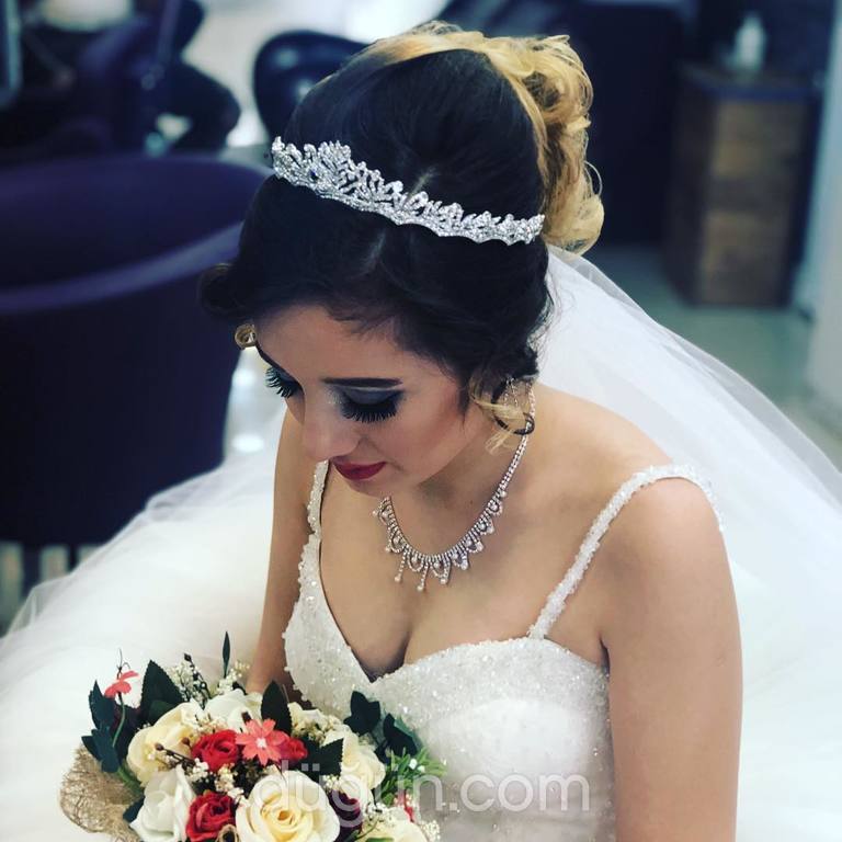 Efe Team Saç Makyaj Atölyesi