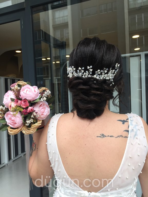 Melek Akkaya Saç Tasarım