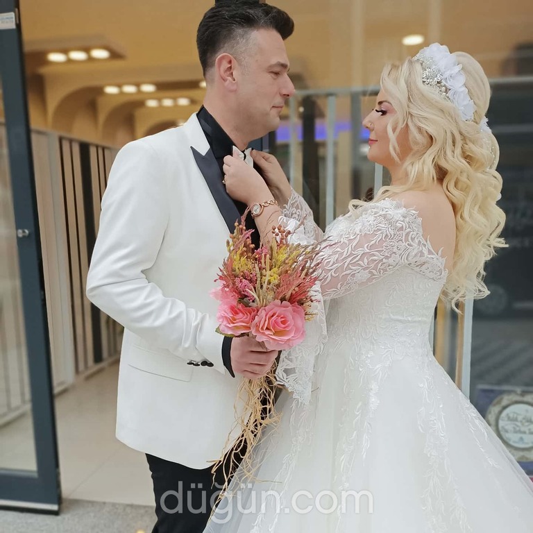 Melek Akkaya Saç Tasarım