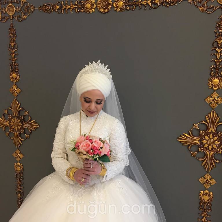 Melek Akkaya Saç Tasarım