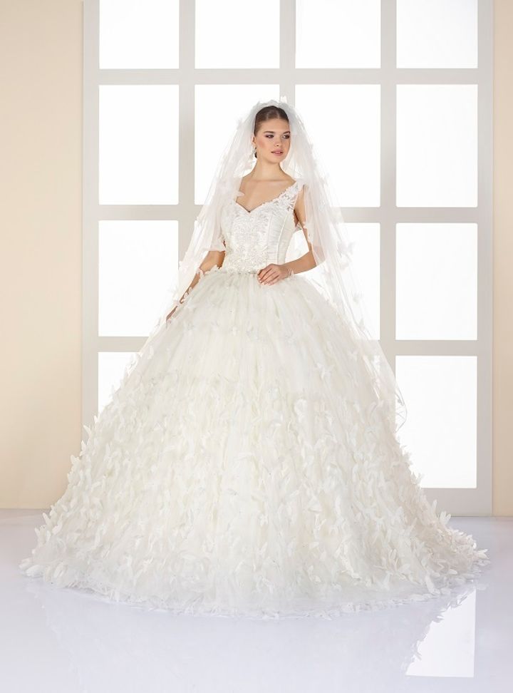 OG-1710  Prenses Kesim V Yaka Göğüs Dekolteli Gelinlik