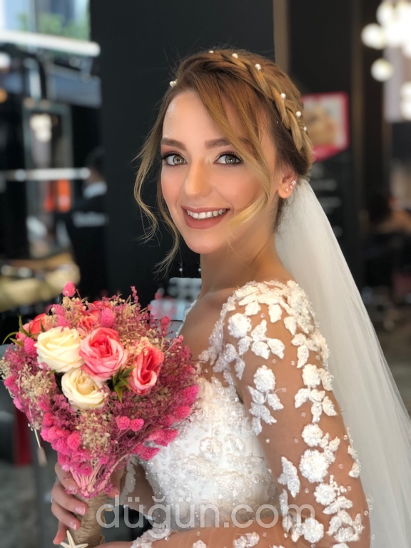 Düğün Örgü Saç Modeli