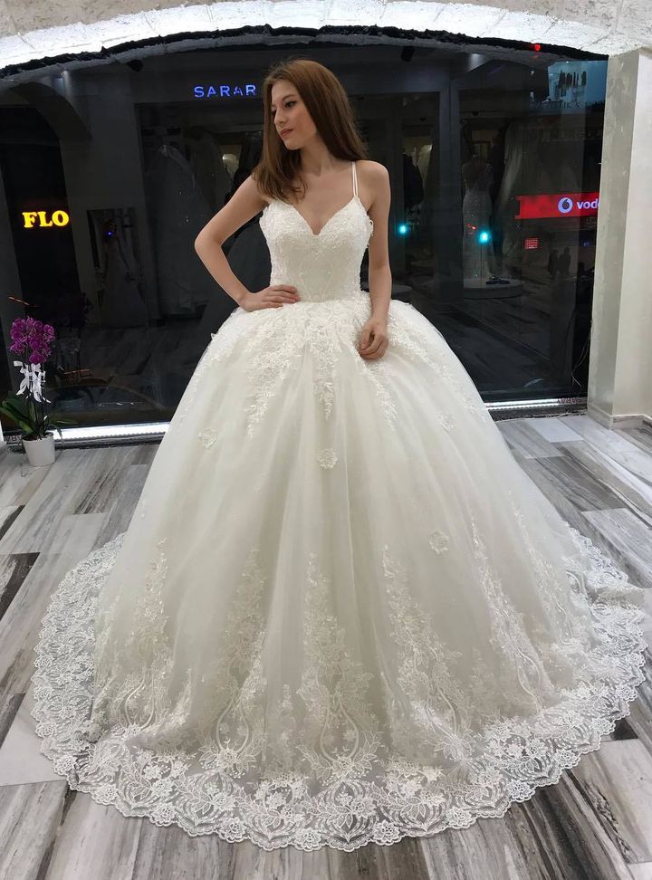 BDG 121 Prenses Kesim Sırt Dekolteli V Yaka Gelinlik