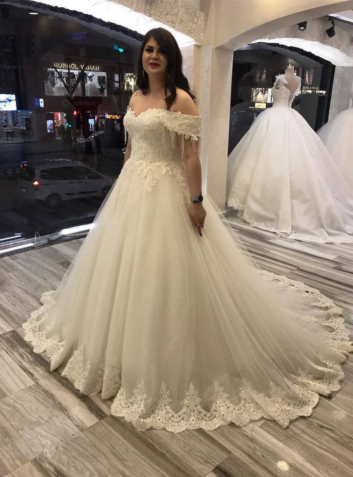 BDG 108 A Kesim Sırt Dekolteli Düşük Omuz Gelinlik