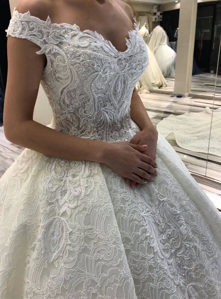 BDG 127 Prenses Kesim Düşük Omuz Göğüs Dekolteli Gelinlik