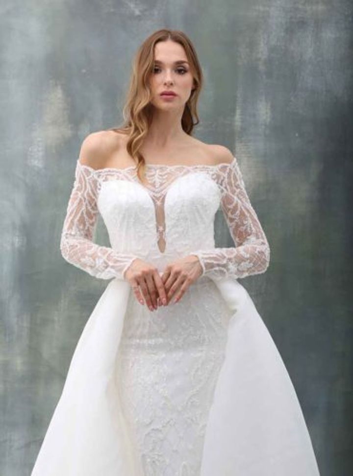 HLE 5 Balık Kesim Düşük Omuz Göğüs Dekolteli Gelinlik