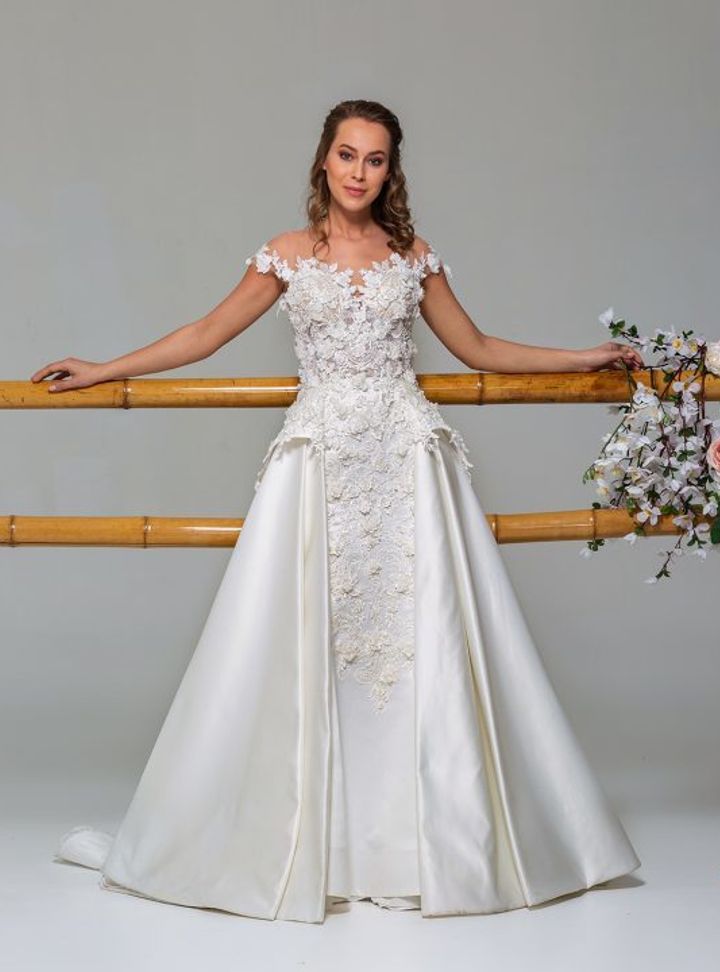 HLE 13 A Kesim Sırt Dekolteli Düşük Omuz Gelinlik